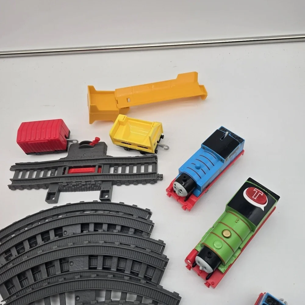 Thomas and Friends Lot Of 17 Pieces- Trackmaster Trains‎ & Track Various Items